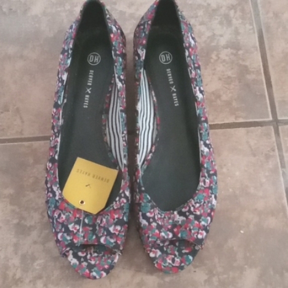 Denver Hayes Shoes - ⭐️ Host Pick ⭐️ Denver Hayes | Floral Print Cork Wedge Casual Sandals